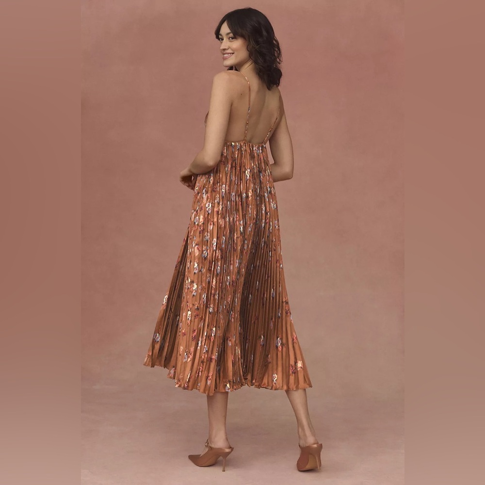 NWT BHLDN Maya Pleated V-Neck Midi Dress Size L - Picture 2 of 8